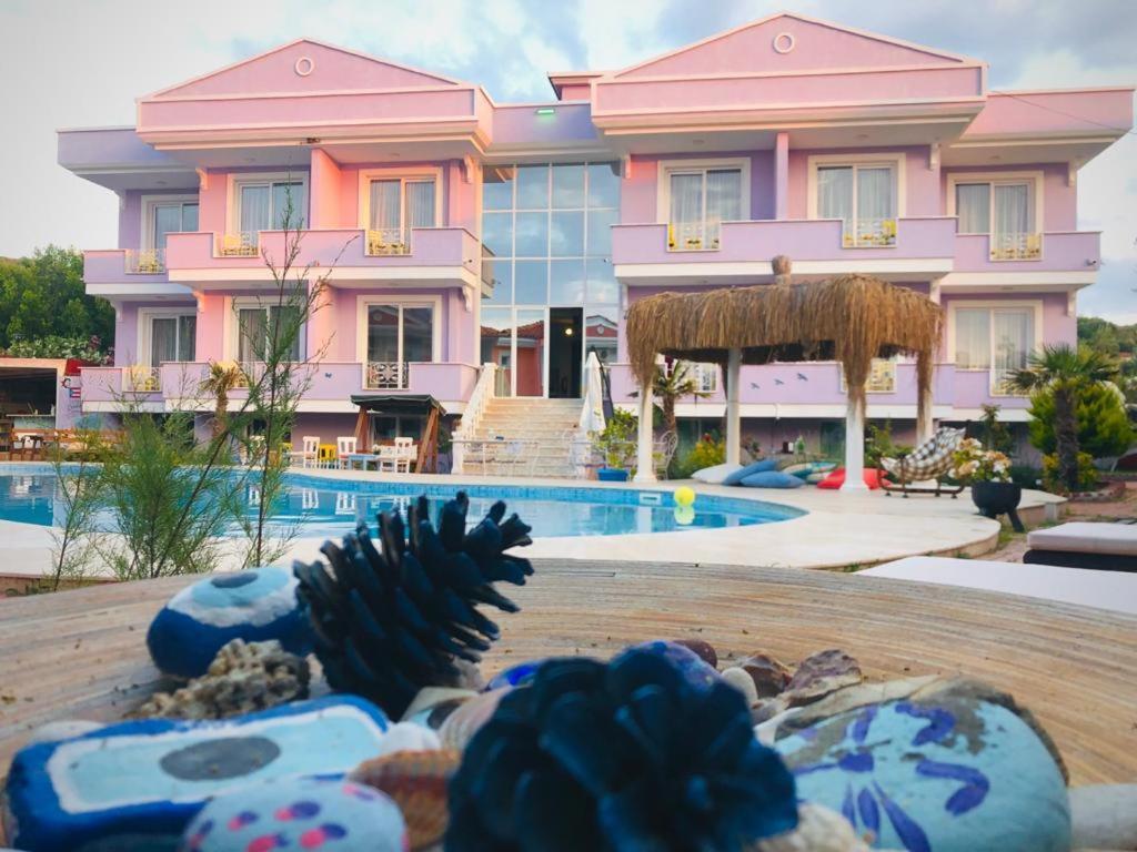 Cunda Leo Boutique Hotel & Pool Ayvalı エクステリア 写真